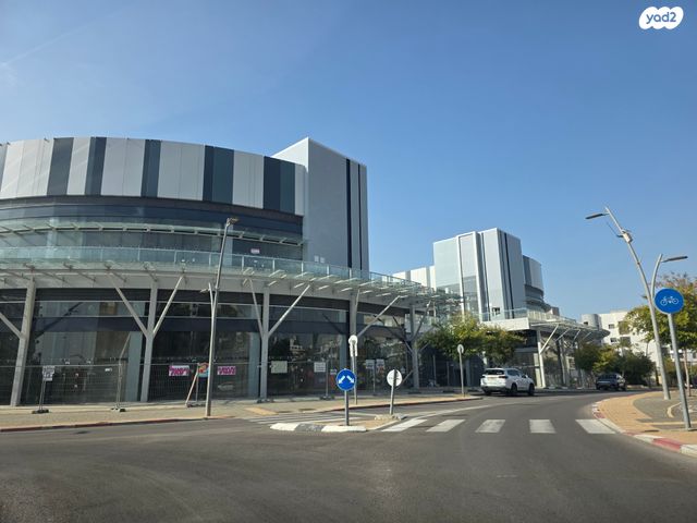 חנויות/ שטח מסחרי, יער בן שמן, נופים, מודיעין מכבים רעות