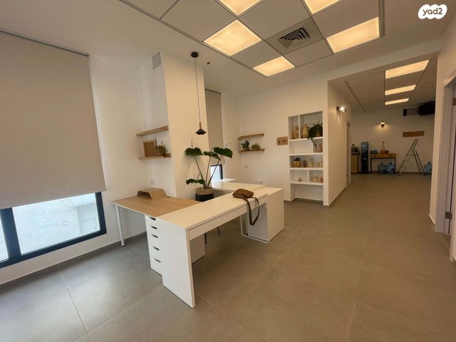 משרדים, יצחק נבון, עפולה