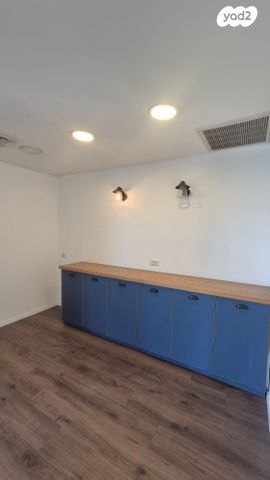 משרדים, משה דיין, פתח תקווה