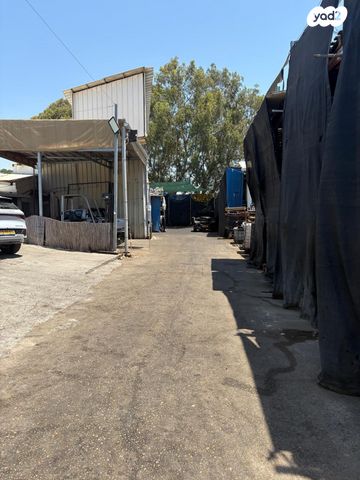 מבני תעשיה, אזור תעשיה נווה נאמן, הוד השרון