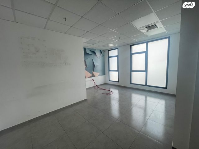 משרדים, יצחק נבון, עפולה