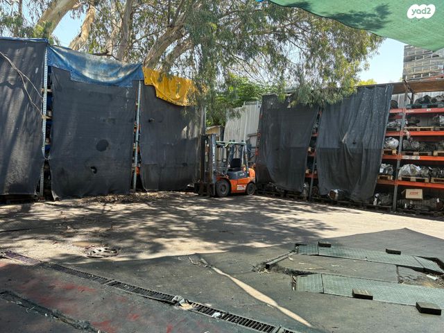 מבני תעשיה, אזור תעשיה נווה נאמן, הוד השרון