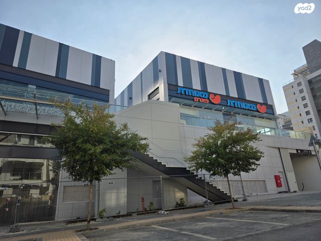 חנויות/ שטח מסחרי, יער בן שמן, נופים, מודיעין מכבים רעות