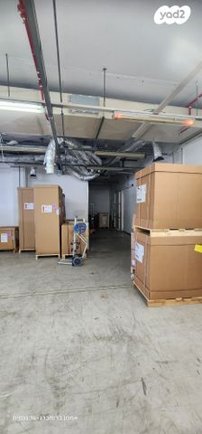 מחסנים, שאר העיר, יבנה