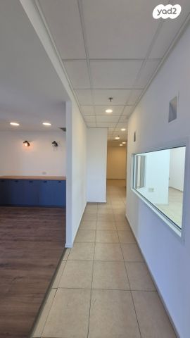 משרדים, משה דיין, פתח תקווה