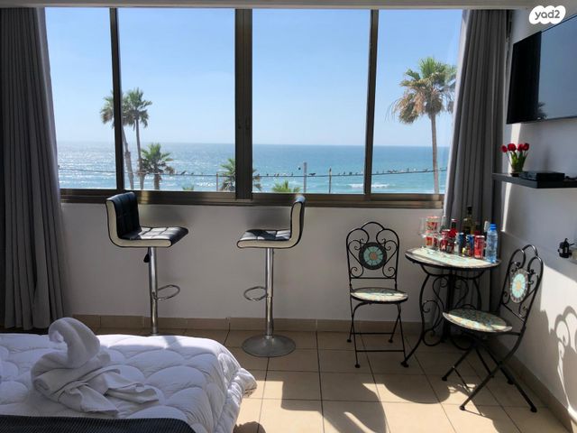 בית מלון, דרך בן גוריון 61, בת ים