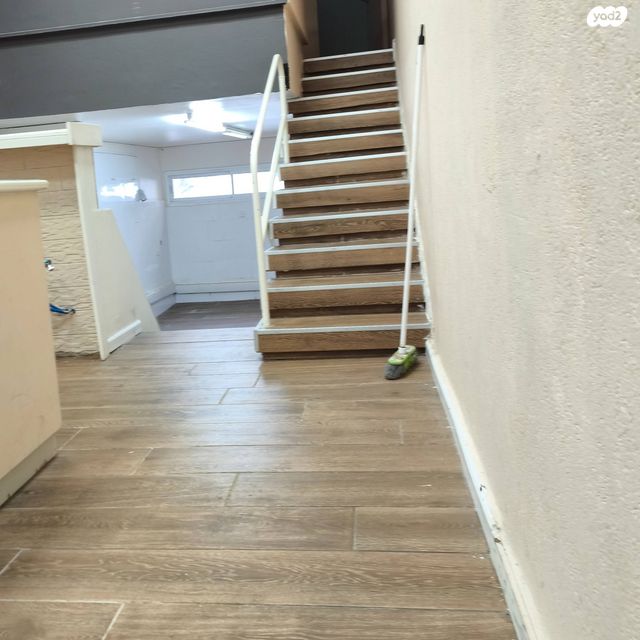 חנויות/ שטח מסחרי