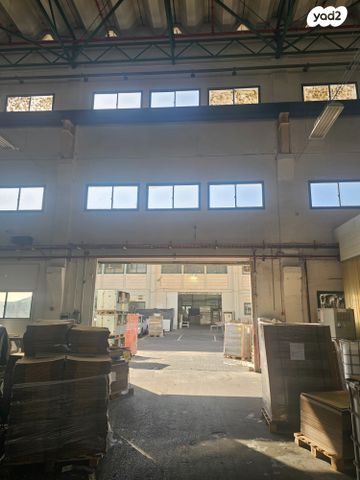 מבני תעשיה, אזור תעשיה, יבנה