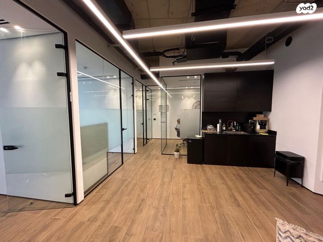 משרדים, בורסה, רמת גן