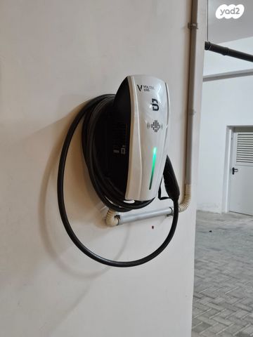 ג׳ילי Geometry C