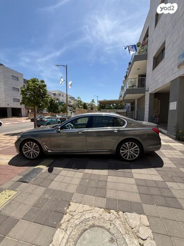 מודעת רכב ב מ וו סדרה 7