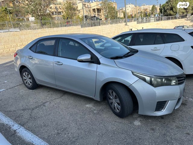 מודעת רכב טויוטה קורולה