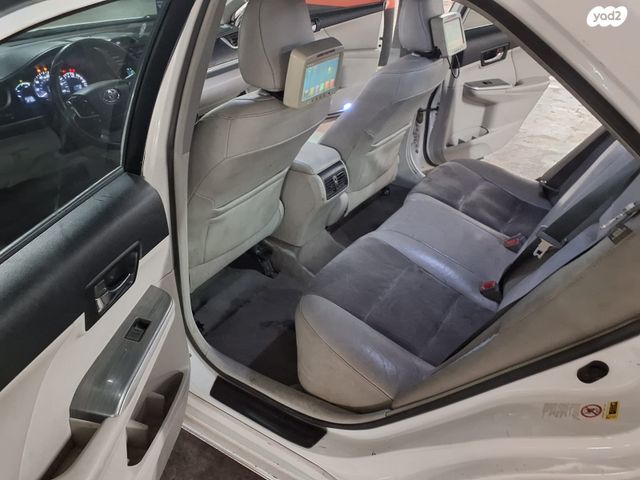 טויוטה קאמרי