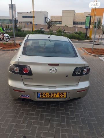 מודעת רכב מאזדה 3