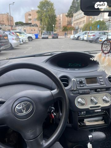 טויוטה יאריס