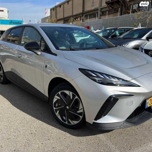 מודעת רכב אם ג'י MG4