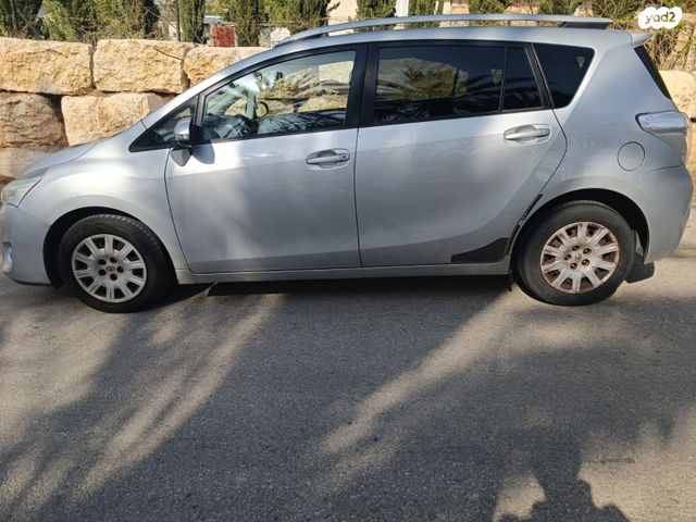 מודעת רכב טויוטה ורסו