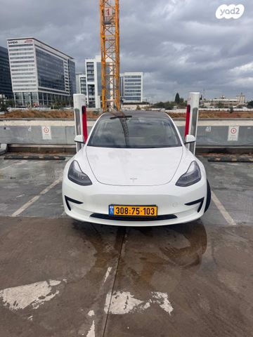 מודעת רכב טסלה מודל 3