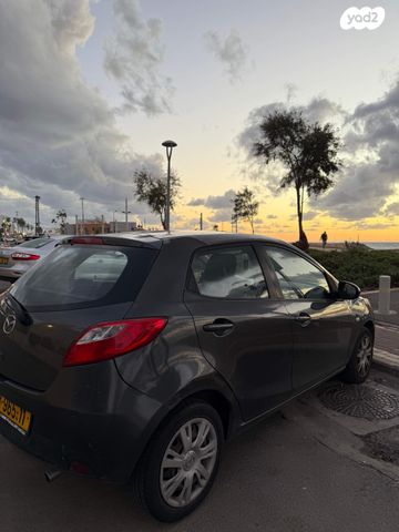 מודעת רכב מאזדה 2