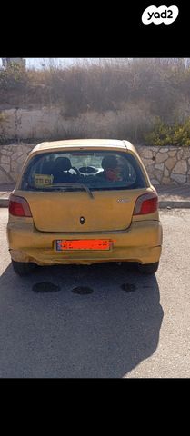 טויוטה יאריס