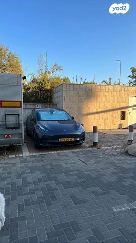 מודעת רכב טסלה מודל 3