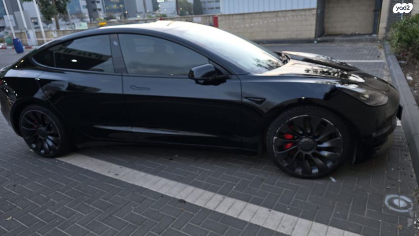 מודעת רכב טסלה מודל 3