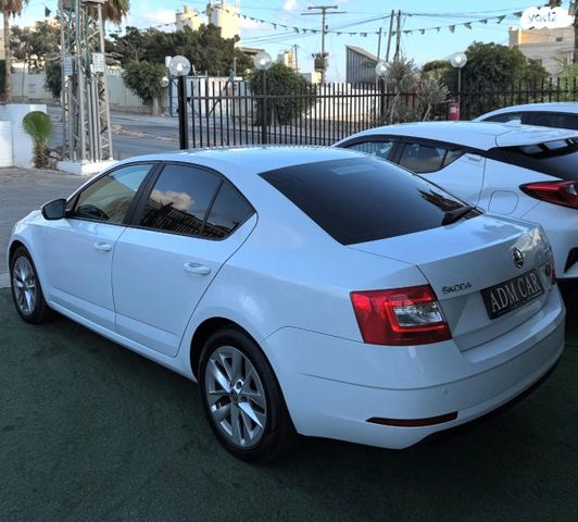 סקודה אוקטביה