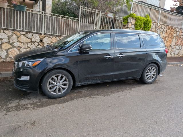 מודעת רכב קיה קרניבל