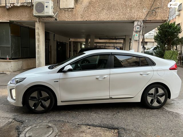 יונדאי איוניק