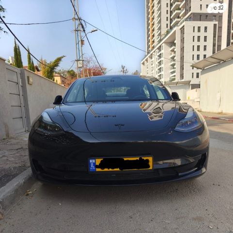 מודעת רכב טסלה מודל 3