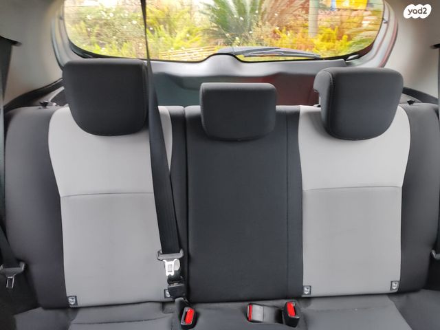 טויוטה יאריס