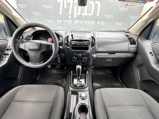 איסוזו די-מקס