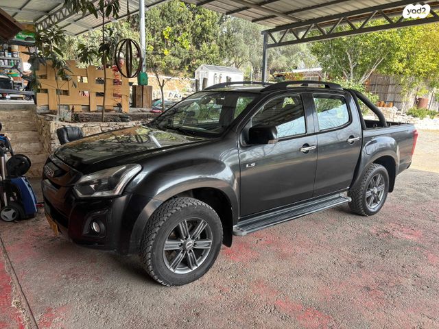 איסוזו די-מקס