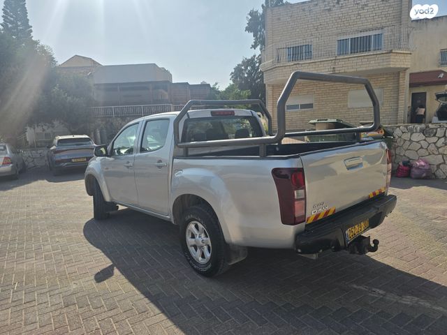 איסוזו די-מקס