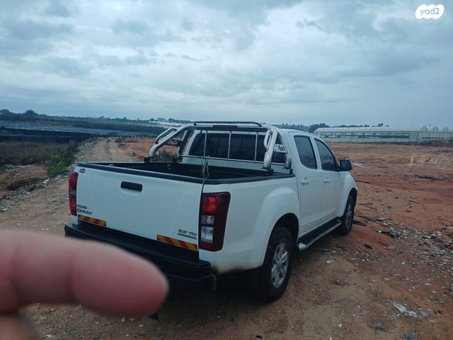 איסוזו די-מקס