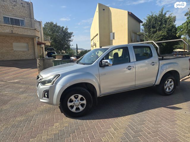 איסוזו די-מקס