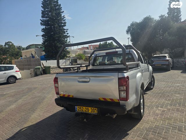 איסוזו די-מקס