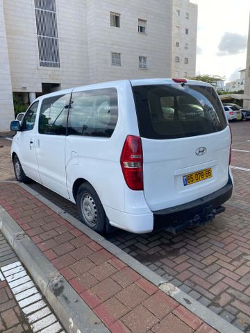 יונדאי H-1 / i800