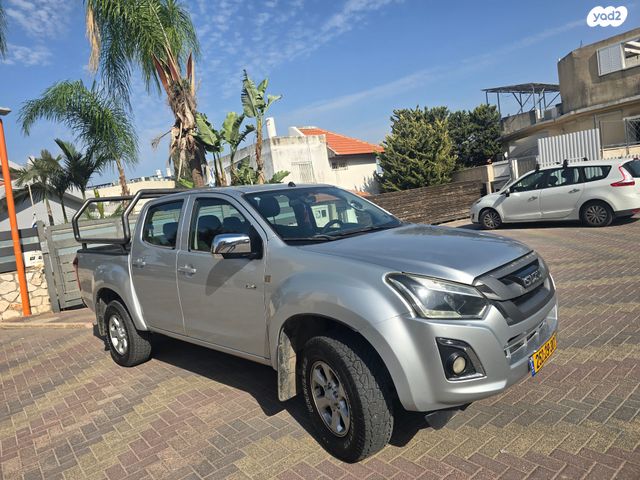 איסוזו די-מקס