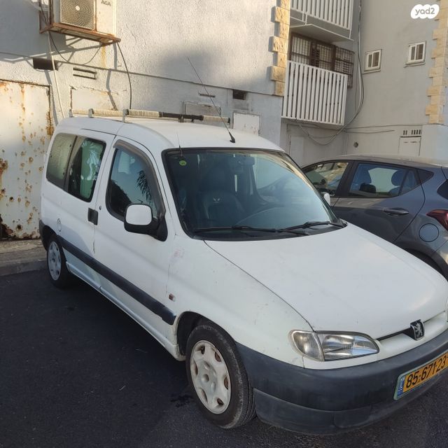 פרטנר XR ידני 4 דל 1.9 (71 כ״ס) [1999-2001]