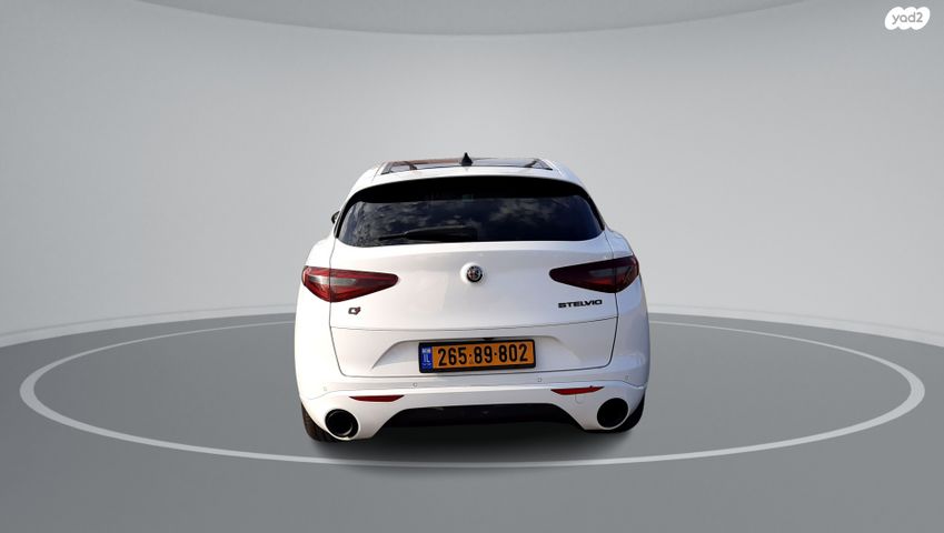 אלפא רומיאו סטלביו