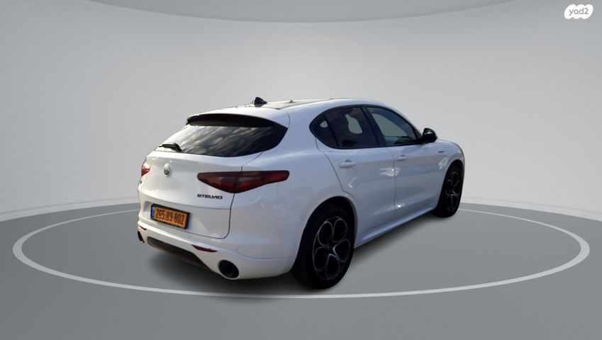 אלפא רומיאו סטלביו