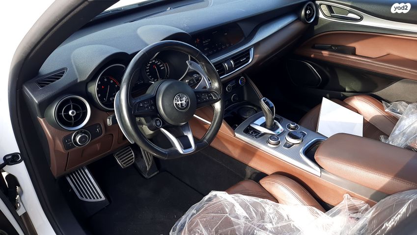 אלפא רומיאו סטלביו