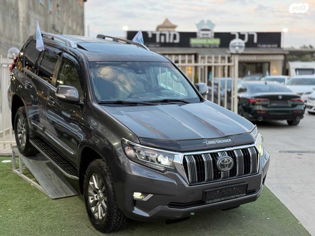 מודעת רכב טויוטה לנד קרוזר