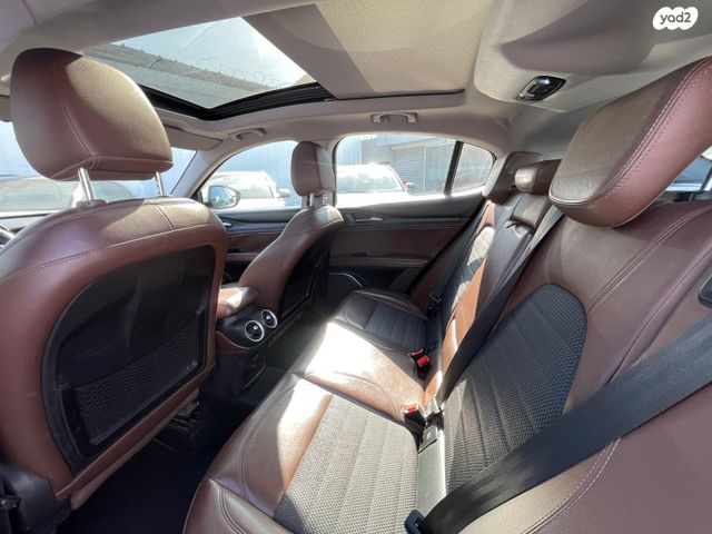 אלפא רומיאו סטלביו