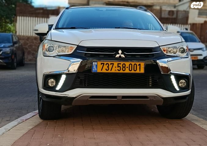 מודעת רכב מיצובישי ASX