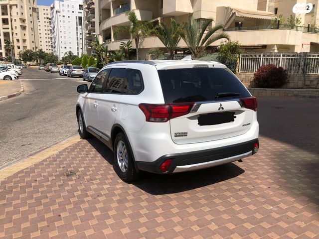 מיצובישי אאוטלנדר