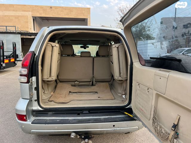 טויוטה לנד קרוזר