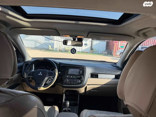 מיצובישי אאוטלנדר