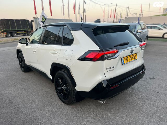 טויוטה RAV4